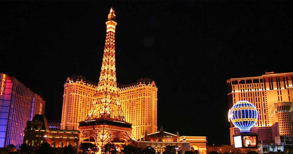 Las Vegas - Bellagio and Paris Casino by night