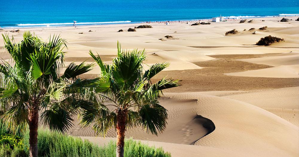 Gran Canaria - View over sand dune to the sea